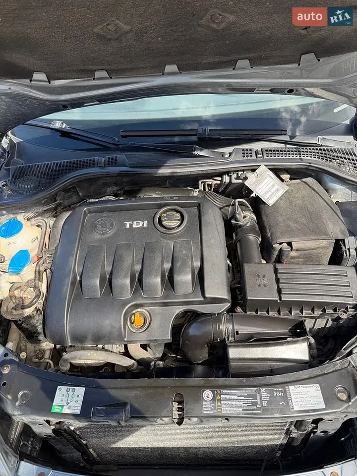 Skoda Octavia 2011 photo 2