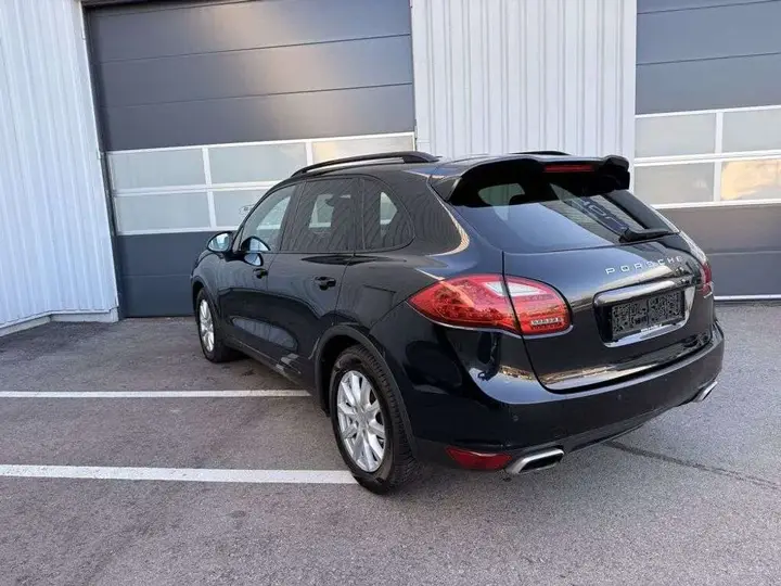 Porsche Cayenne 2012 photo 3