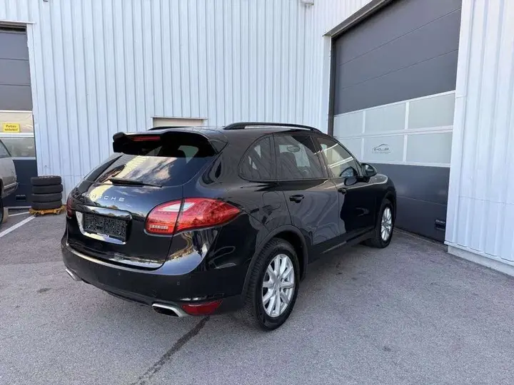 Porsche Cayenne 2012 photo 4