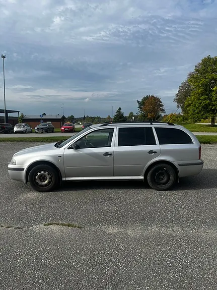 Skoda Octavia 2003 photo 4