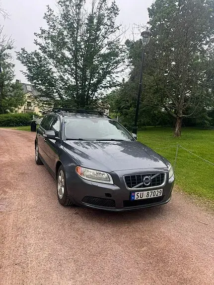 Volvo V70 2010 photo 2
