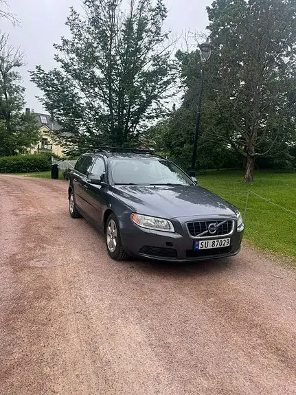 Volvo V70 2010 photo 3