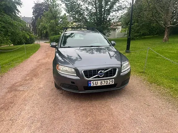 Volvo V70 2010 photo 4