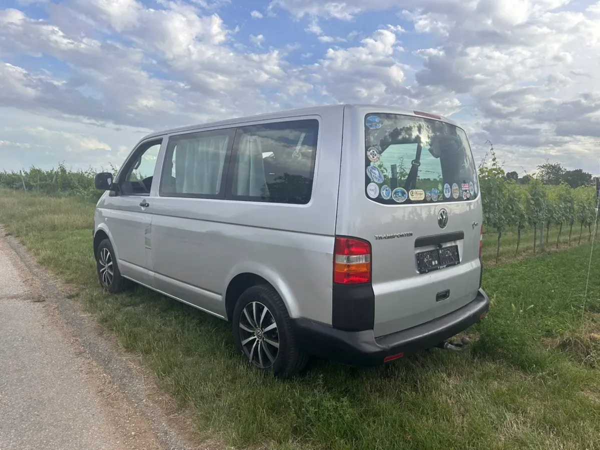 Volkswagen T5 2008 photo 2