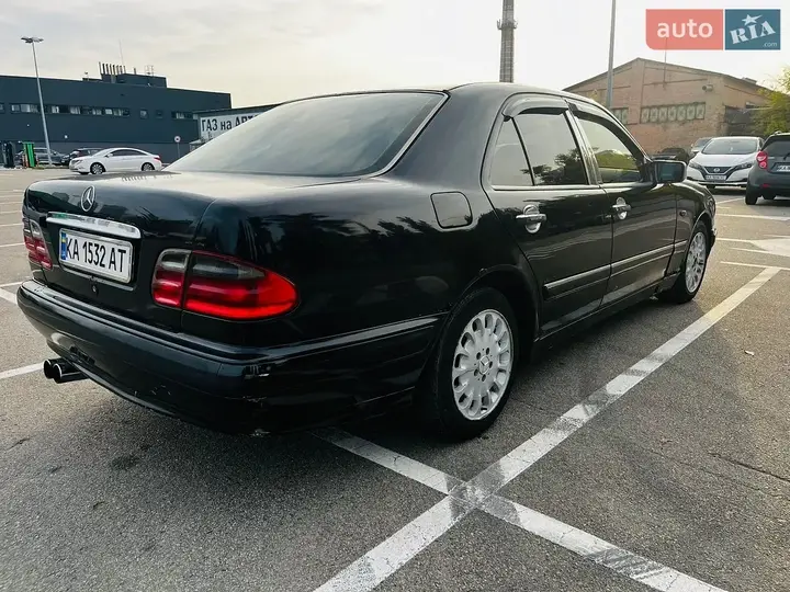 Mercedes-Benz E-Class 1996 photo 4