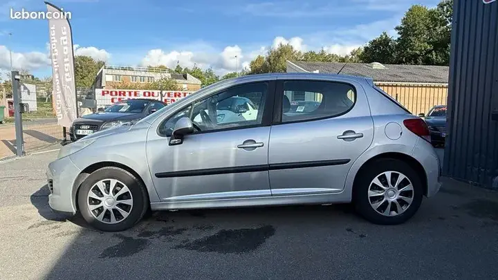 Peugeot 207 2009 photo 5