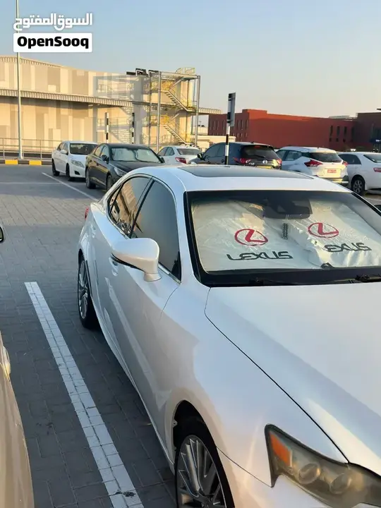 Lexus Is 300 2016 photo 3