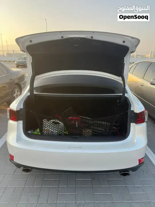 Lexus Is 300 2016 photo 4