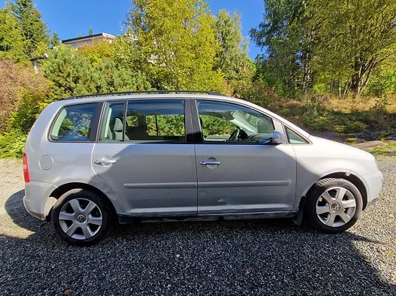Volkswagen Touran 2006 photo 4