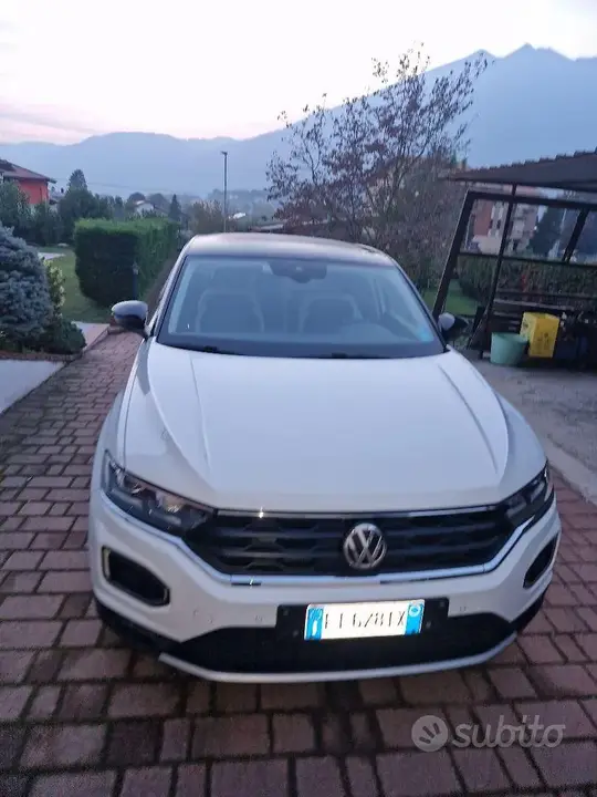 Volkswagen T-Roc 2018 photo 2