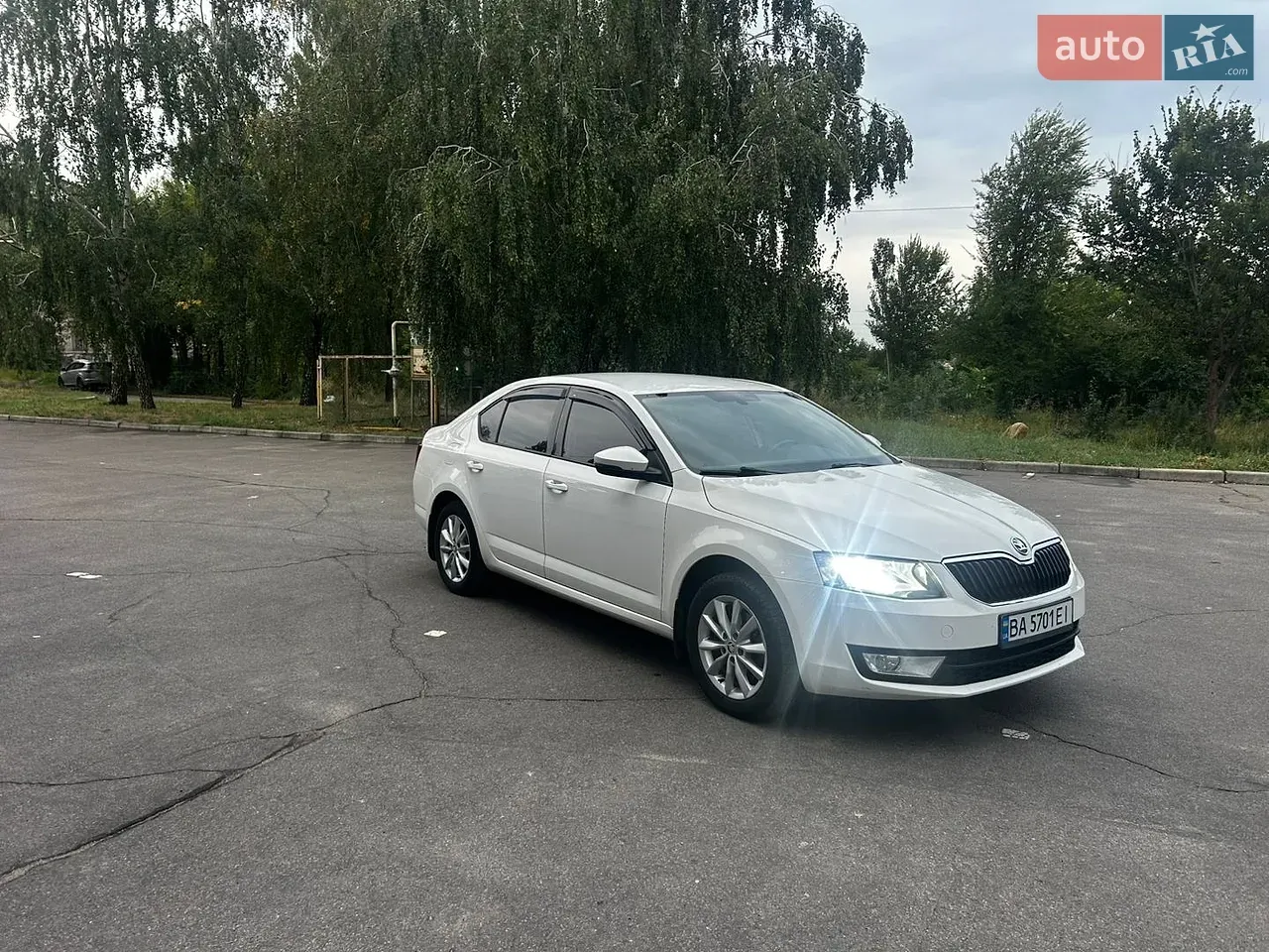 Skoda Octavia 2013 photo 2