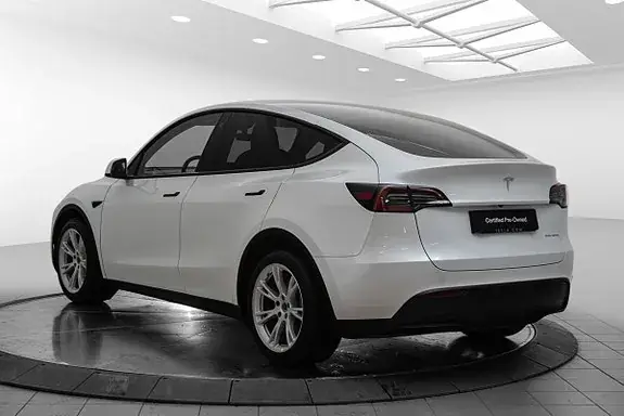 Tesla Model Y 2023 photo 3