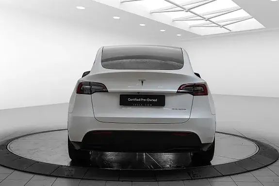 Tesla Model Y 2023 photo 4