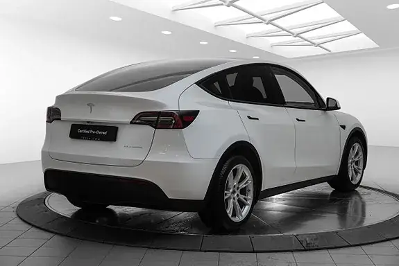 Tesla Model Y 2023 photo 5