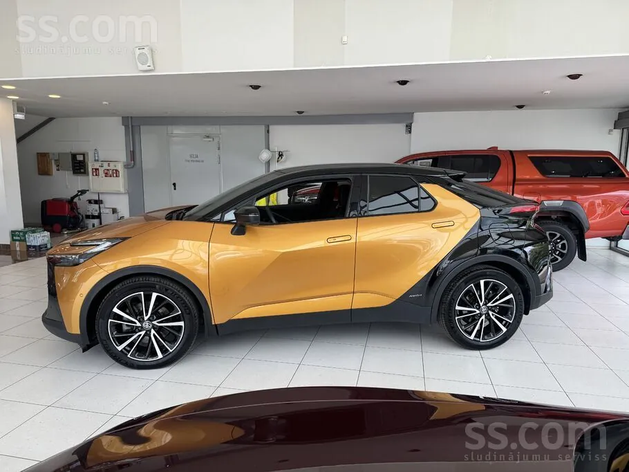 Toyota C-Hr 2024 photo 2