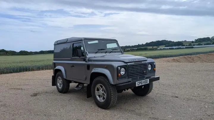 Land Rover Defender 90