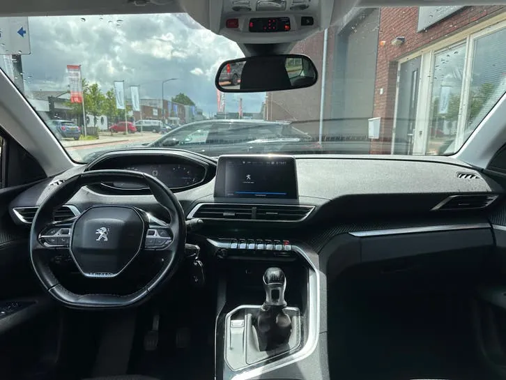 Peugeot 5008 2018 photo 3