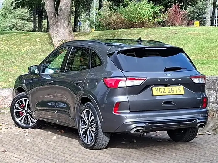 Ford Kuga 2022 photo 2