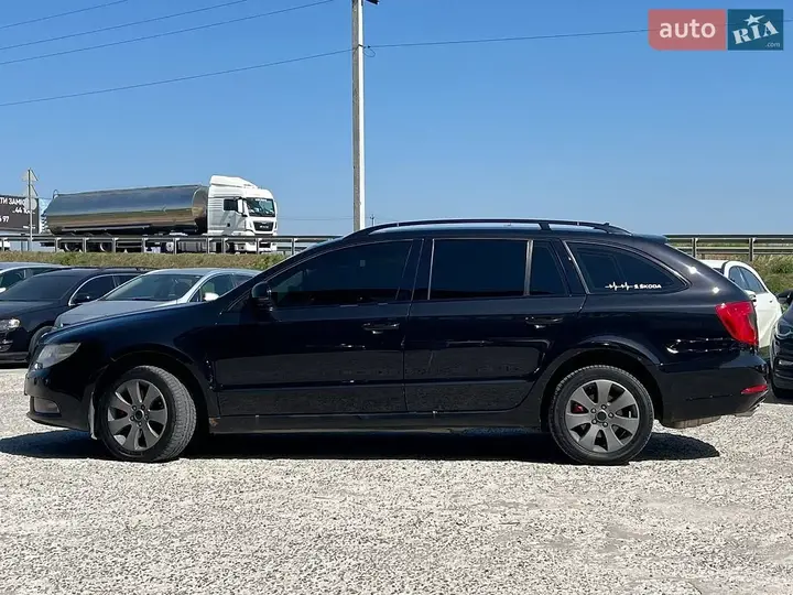 Skoda Superb 2010 photo 3
