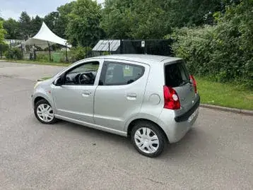 Nissan Pixo