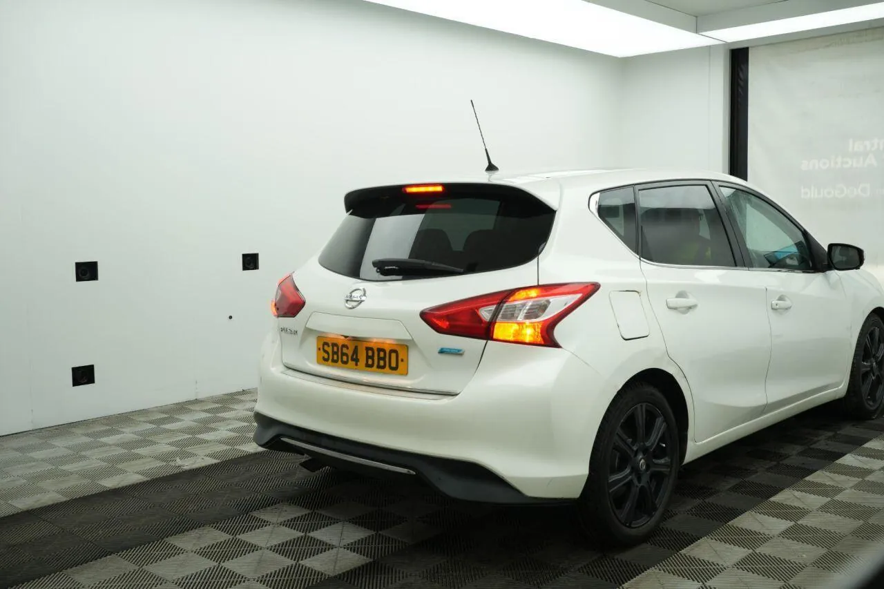 Nissan Pulsar 2014 photo 4