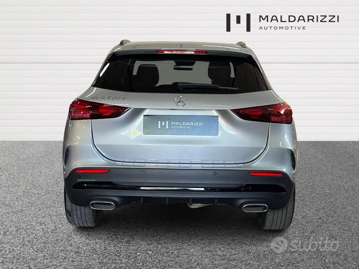 Mercedes-Benz Gla 2025 photo 3