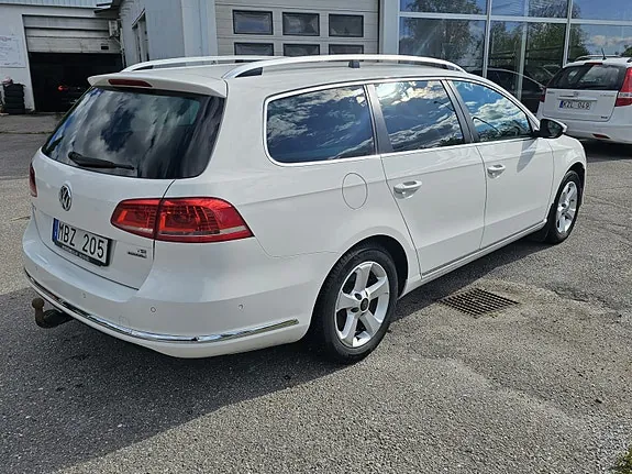Volkswagen Passat 2012 photo 4