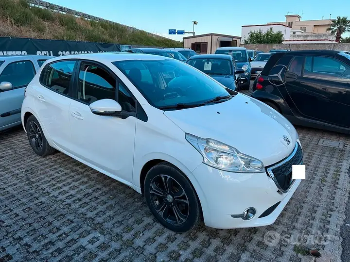 Peugeot 208 2014 photo 5