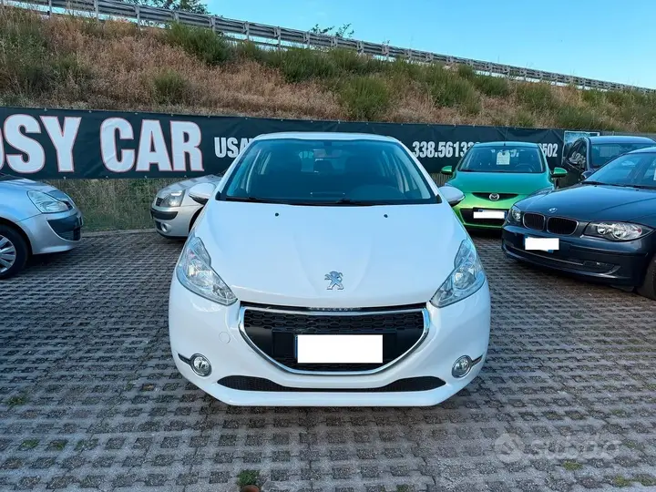 Peugeot 208 2014 photo 2