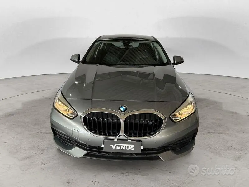 BMW 1 Series 2024 photo 2