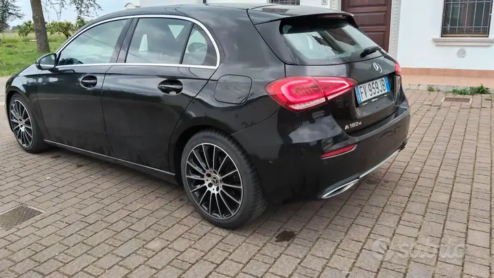 Mercedes-Benz A 180 2019 photo 3