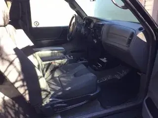 Mazda B4000 2010 photo 2