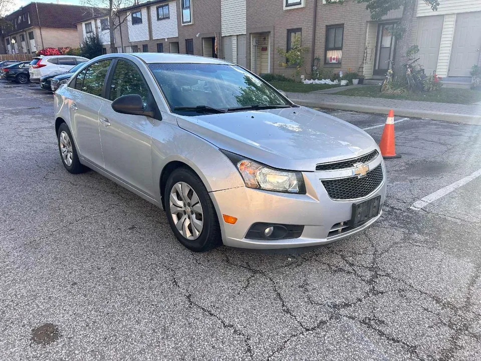 Chevrolet Cruze 2012 photo 2