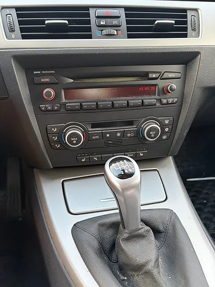 BMW 318D 2008 photo 3