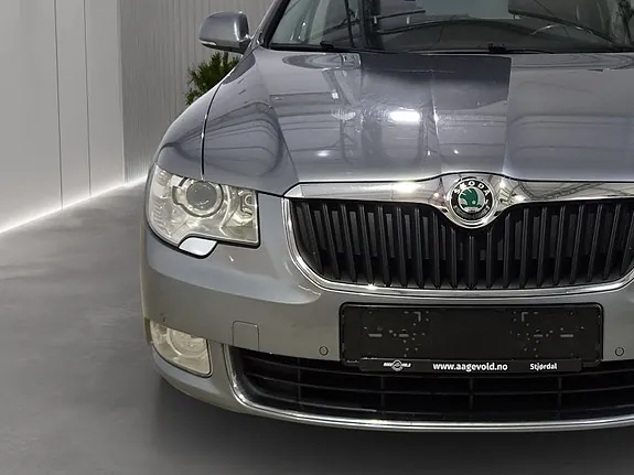 Skoda Superb 2013 photo 3