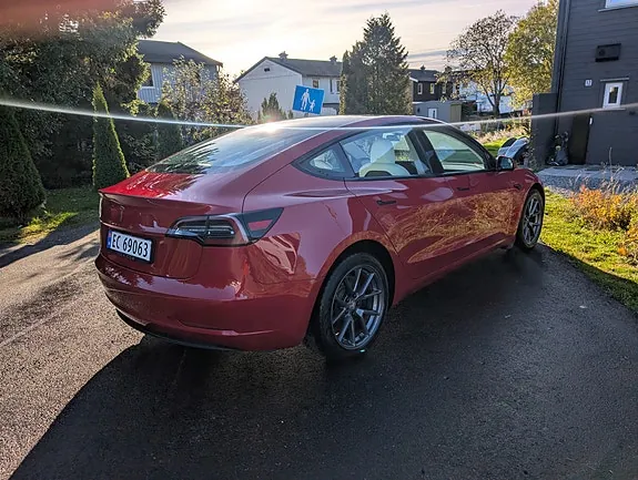 Tesla Model 3 2021 photo 5