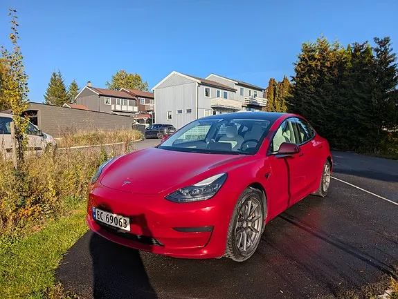 Tesla Model 3 2021 photo 2