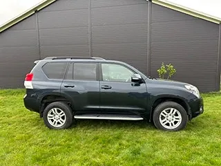 Toyota Land Cruiser 2010 photo 2