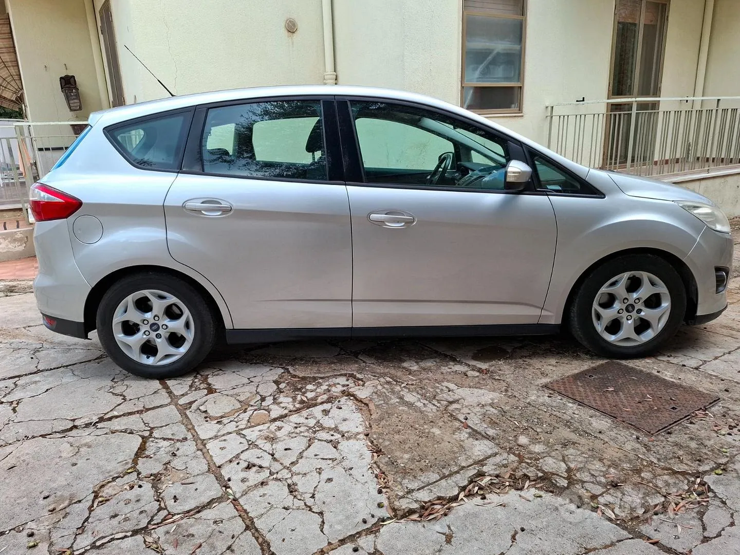 Ford C-Max 2012 photo 4