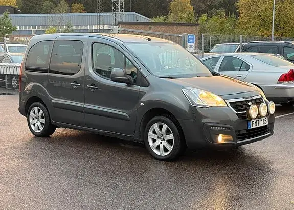 Peugeot Partner Tepee 2015 photo 2