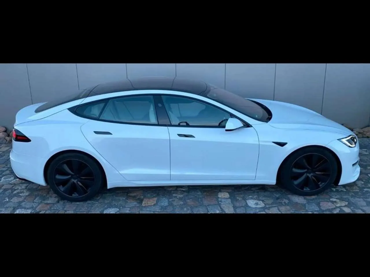 Tesla Model S 2023 photo 4