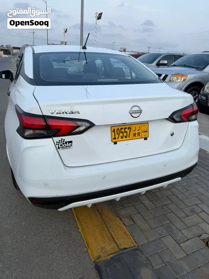 Nissan Versa 2023 photo 3