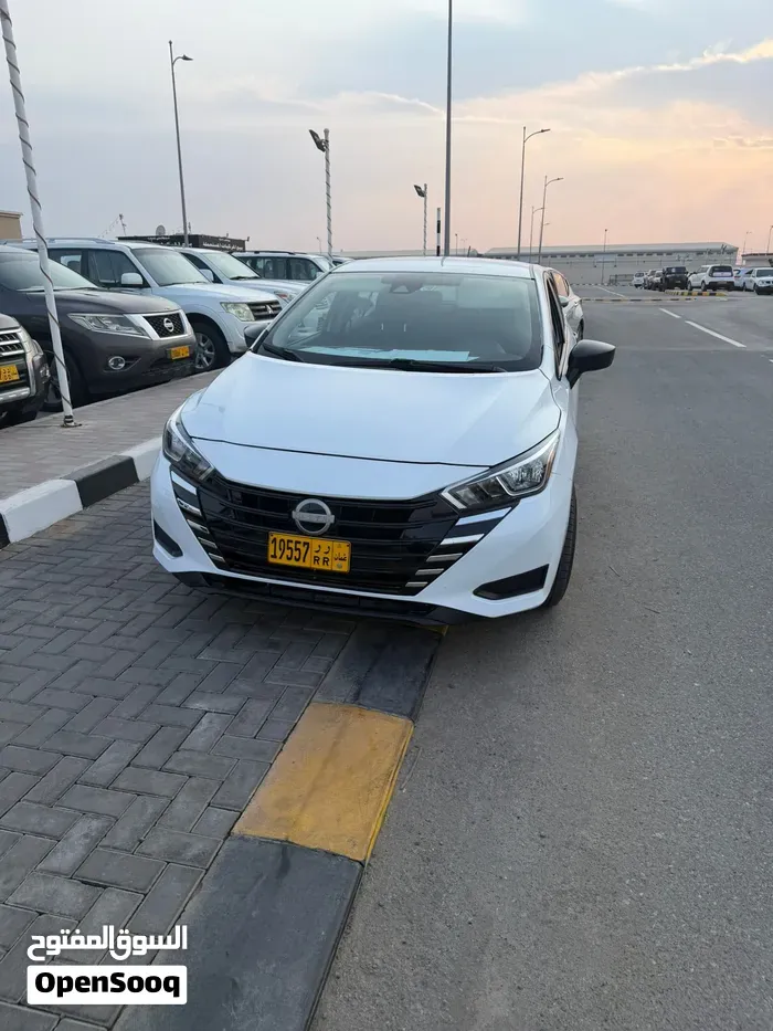 Nissan Versa 2023 photo 4