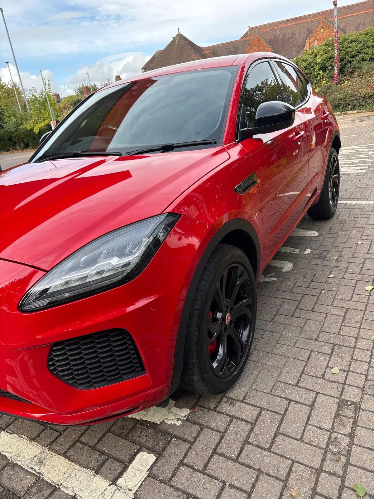 Jaguar E-Pace 2018 photo 4