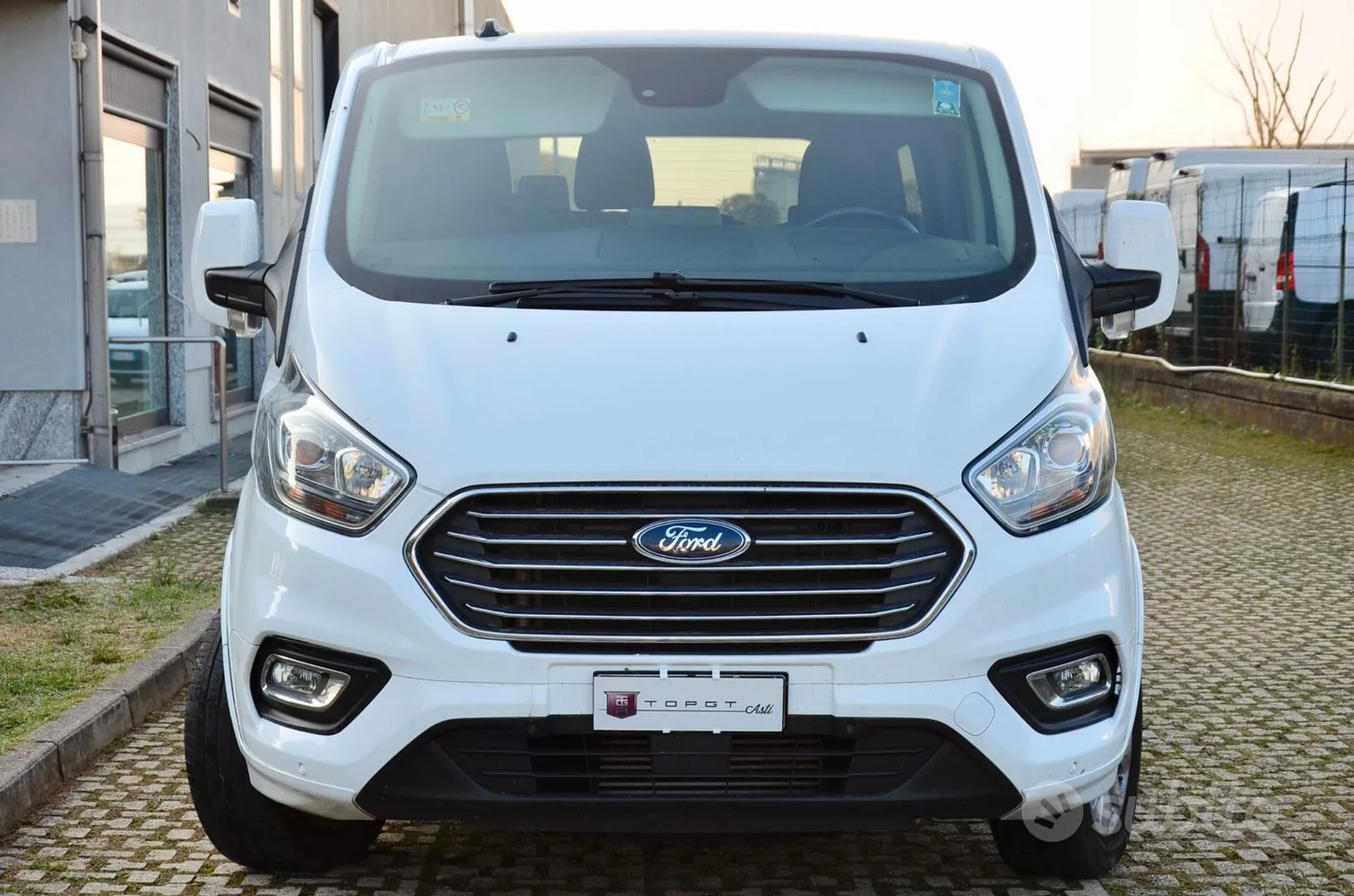 Ford Tourneo Custom 2021 photo 2