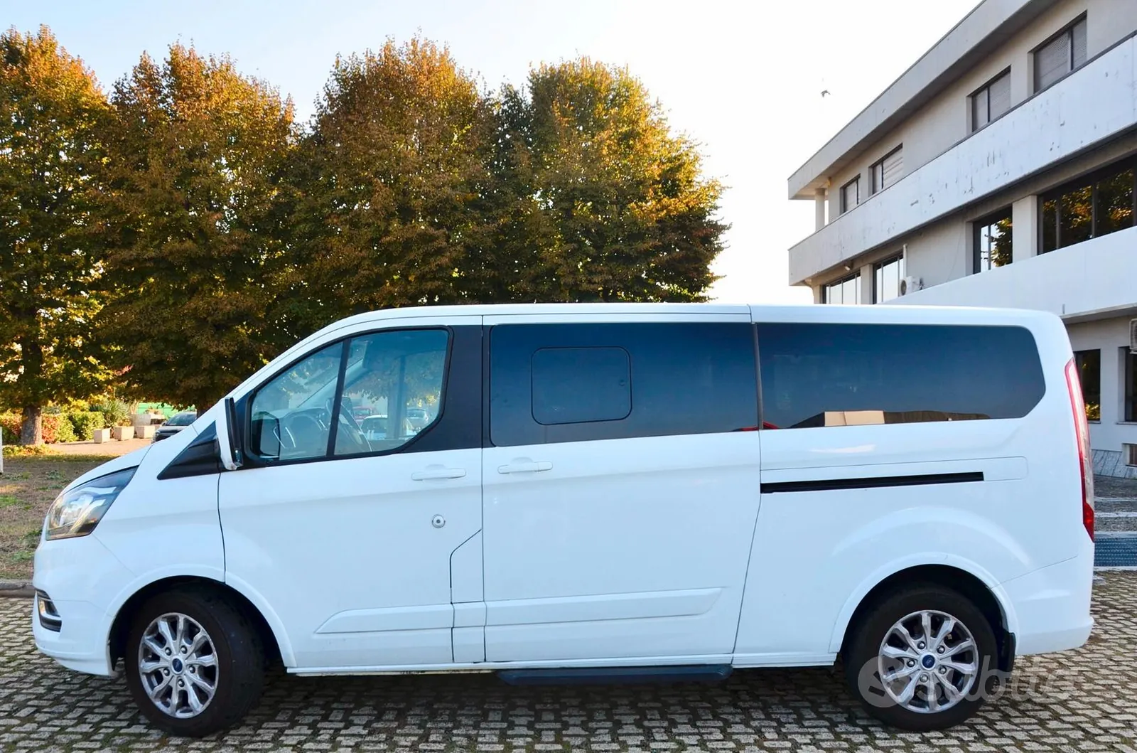 Ford Tourneo Custom 2021 photo 3