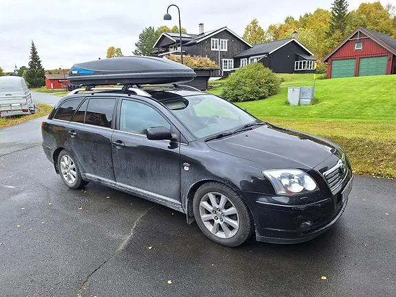 Toyota Avensis 2005 photo 2