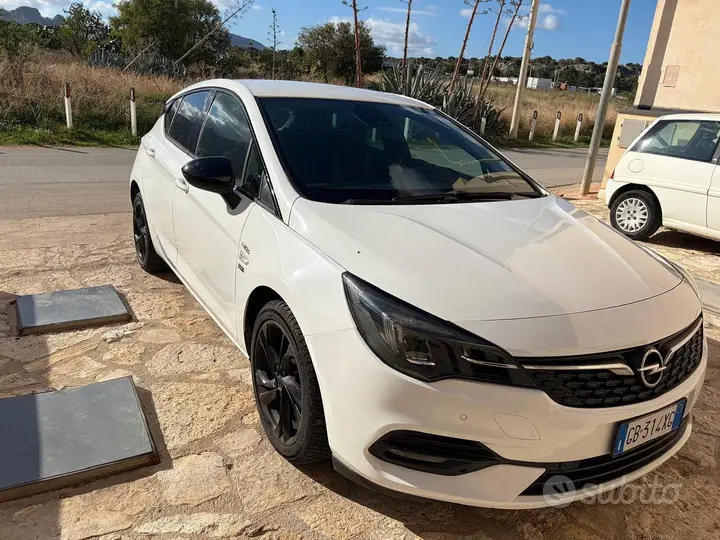 Opel Astra 2020 photo 2