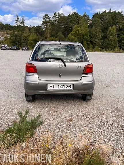 Toyota Yaris 2004 photo 5