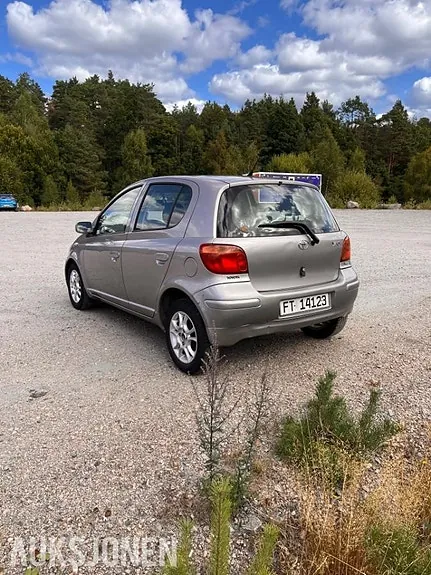Toyota Yaris 2004 photo 4